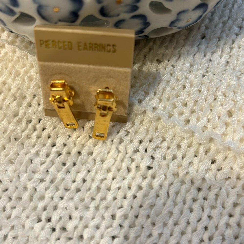 Gold‎ tone zipper earrings